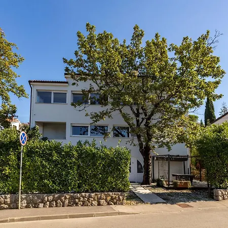 Apartman 2 Bedroom Stunning Apartment In Njivice Njivice