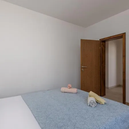 2 Bedroom Stunning In * 니바이스